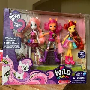 My Little Pony Equestria Girls Sweetie Belle Scootaloo Apple Bloom Wild rainbow